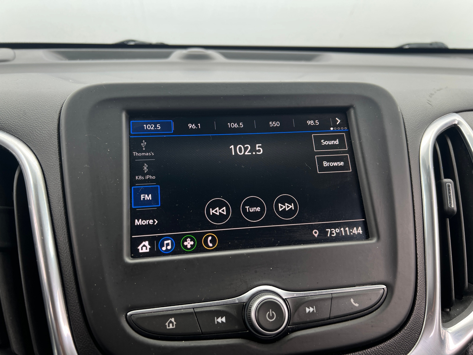 Thumbnail: 2020 Chevrolet Equinox - 4