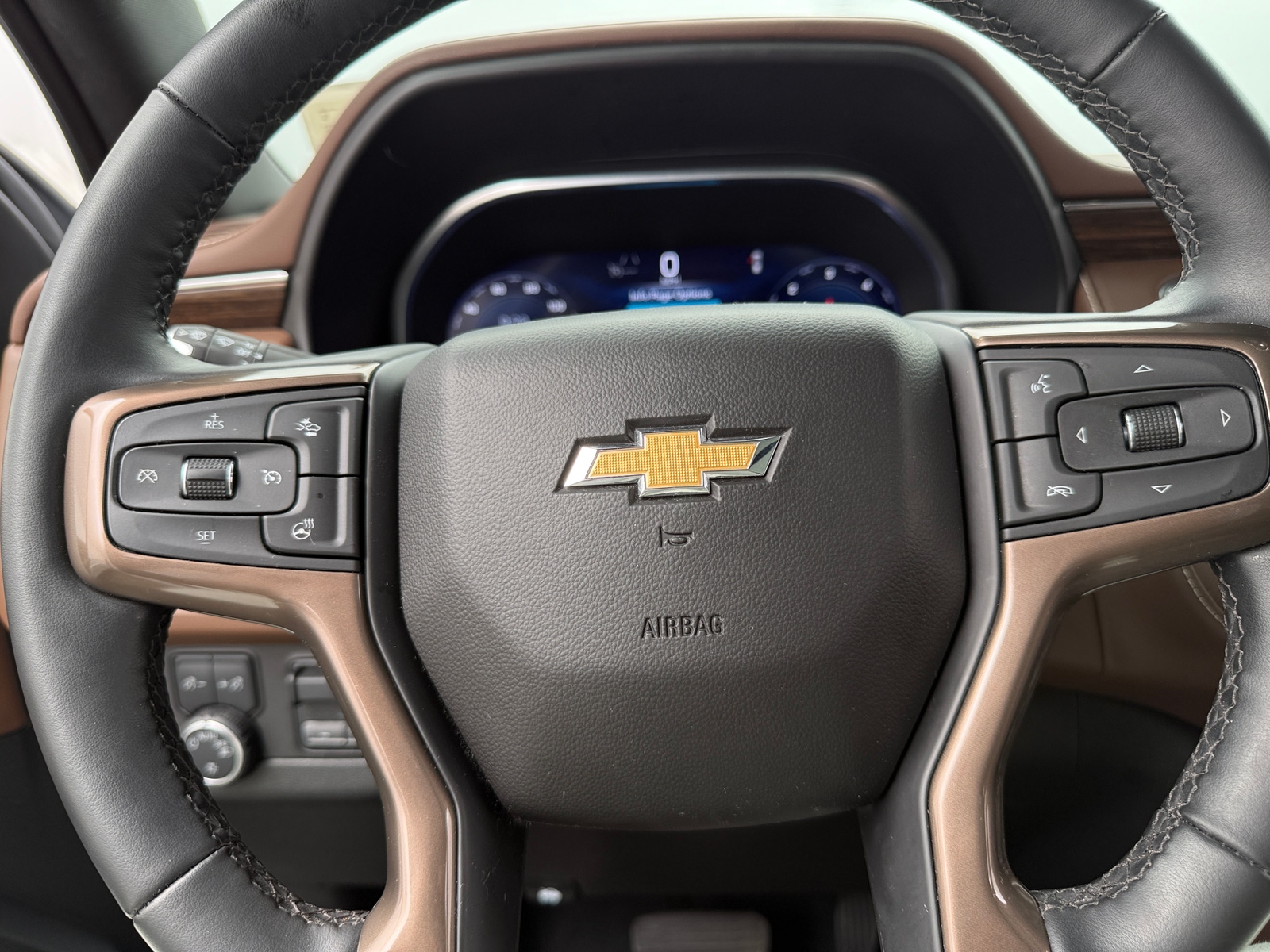 Thumbnail: 2024 Chevrolet Suburban - 4