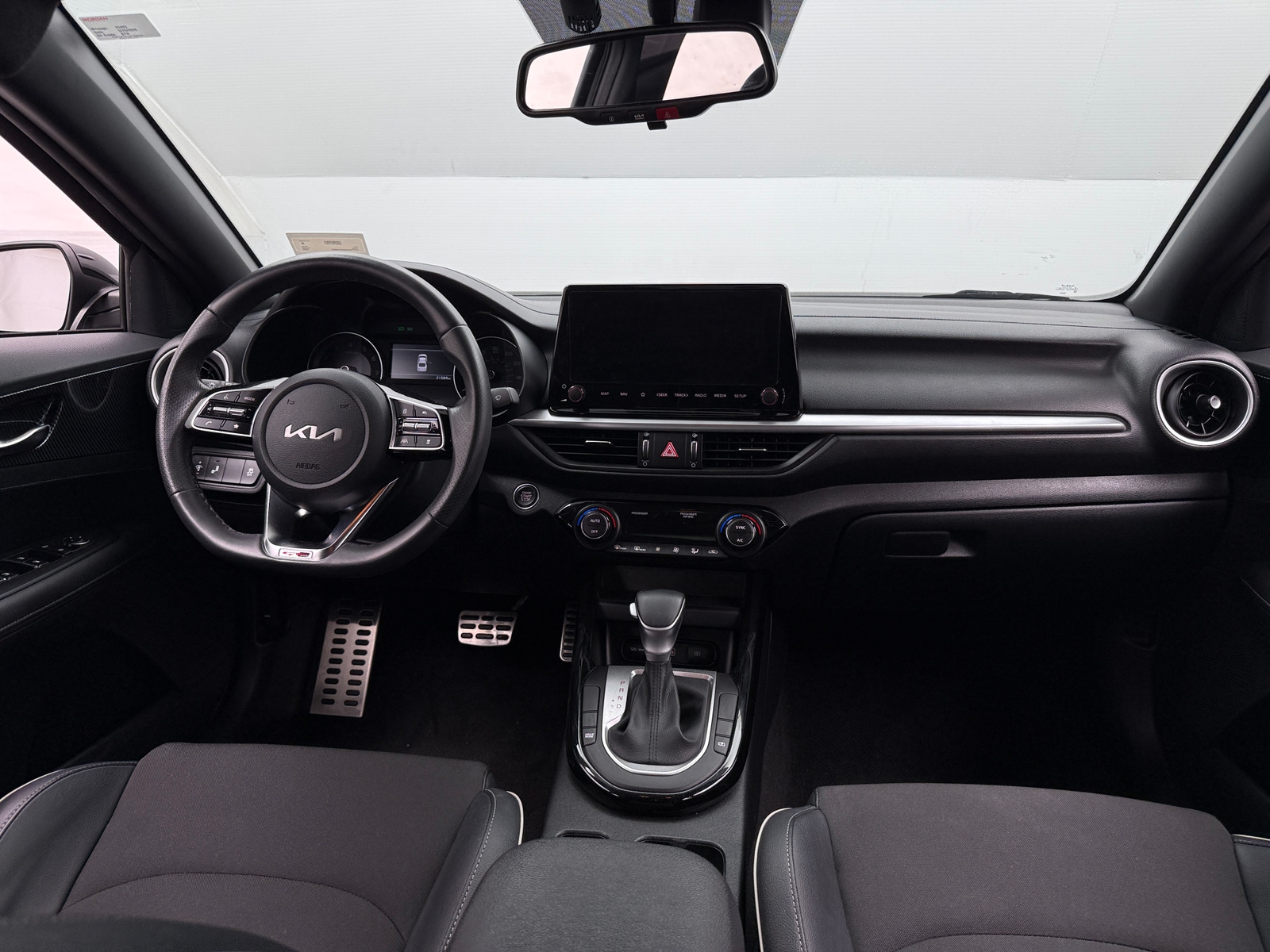 Thumbnail: 2024 Kia Forte - 3