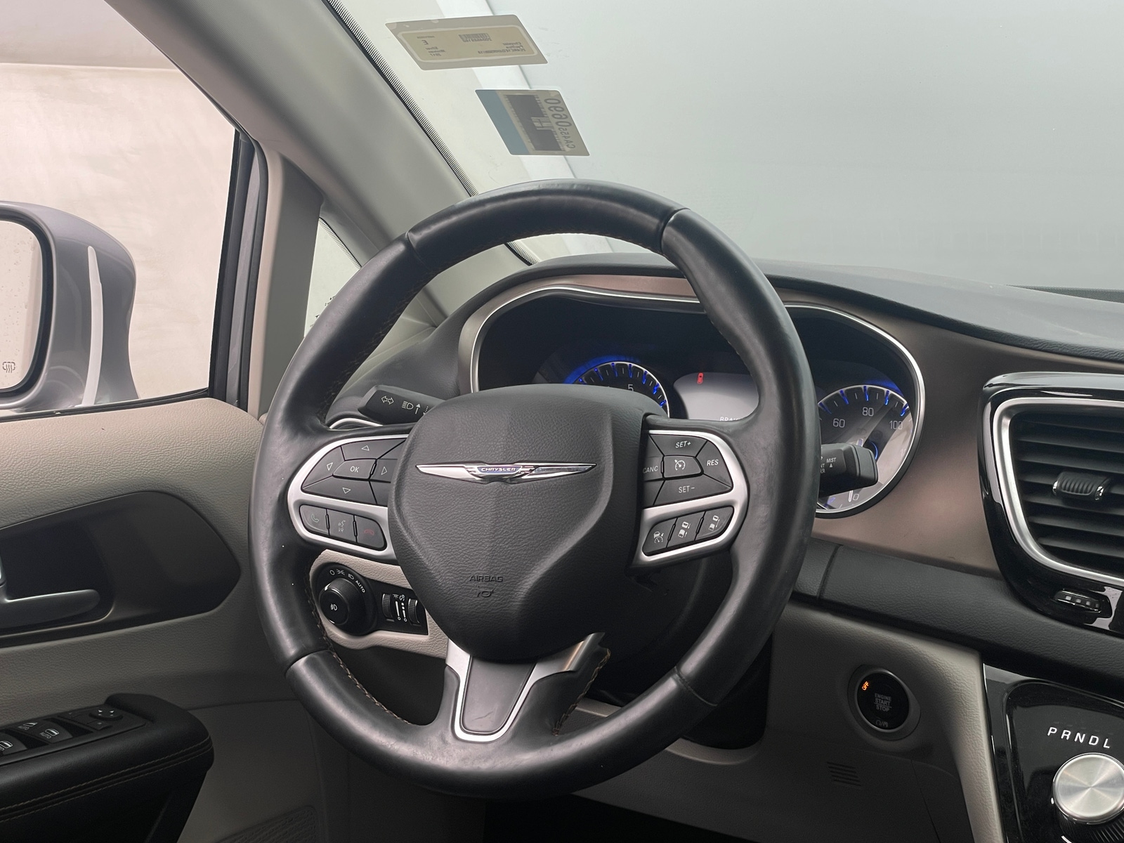 Thumbnail: 2017 Chrysler Pacifica - 4