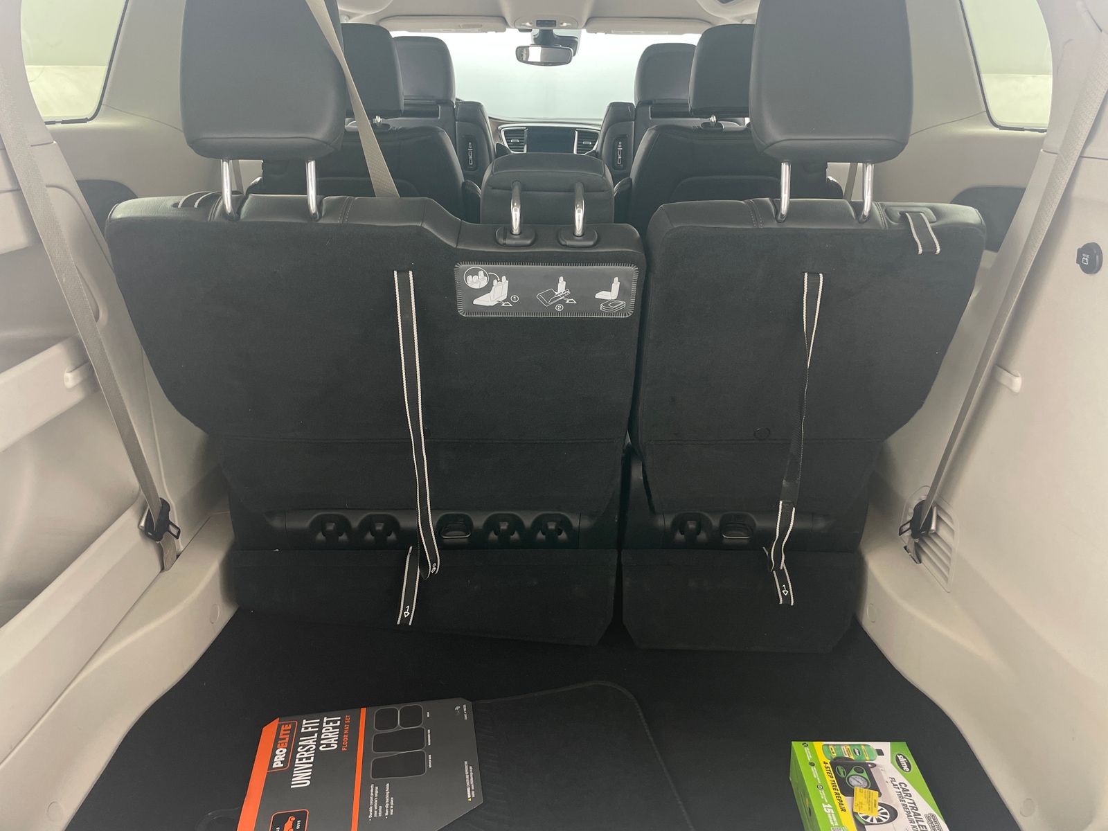 Thumbnail: 2017 Chrysler Pacifica - 6