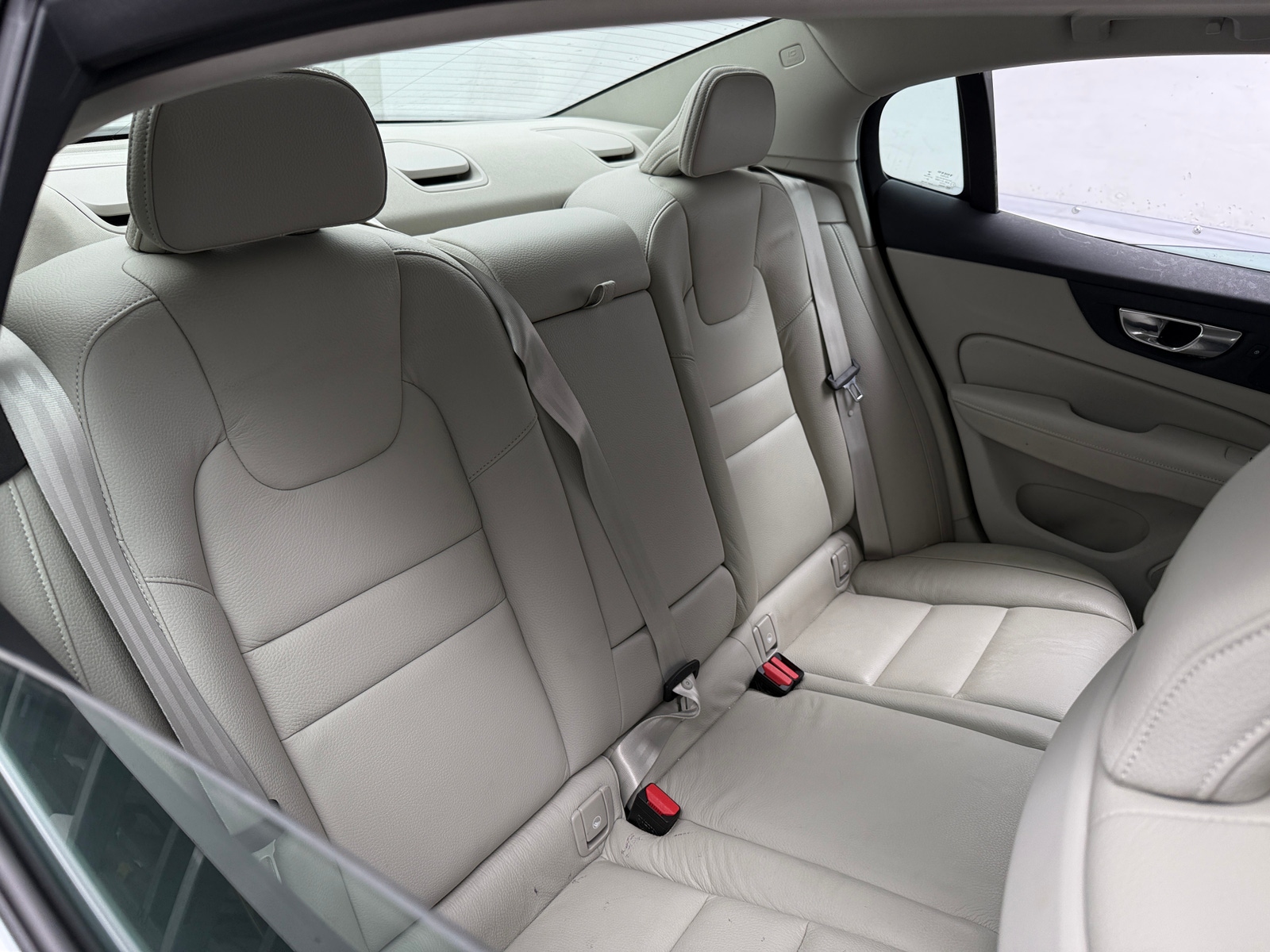 Thumbnail: 2023 Volvo S60 - 5