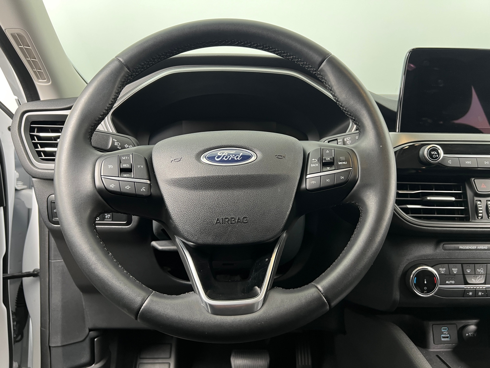 Thumbnail: 2023 Ford Escape - 5