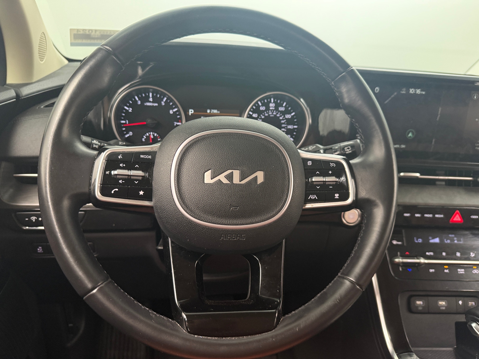 Thumbnail: 2022 Kia Carnival - 4