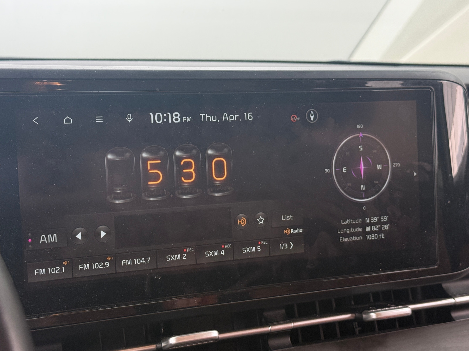 Thumbnail: 2022 Kia Carnival - 3