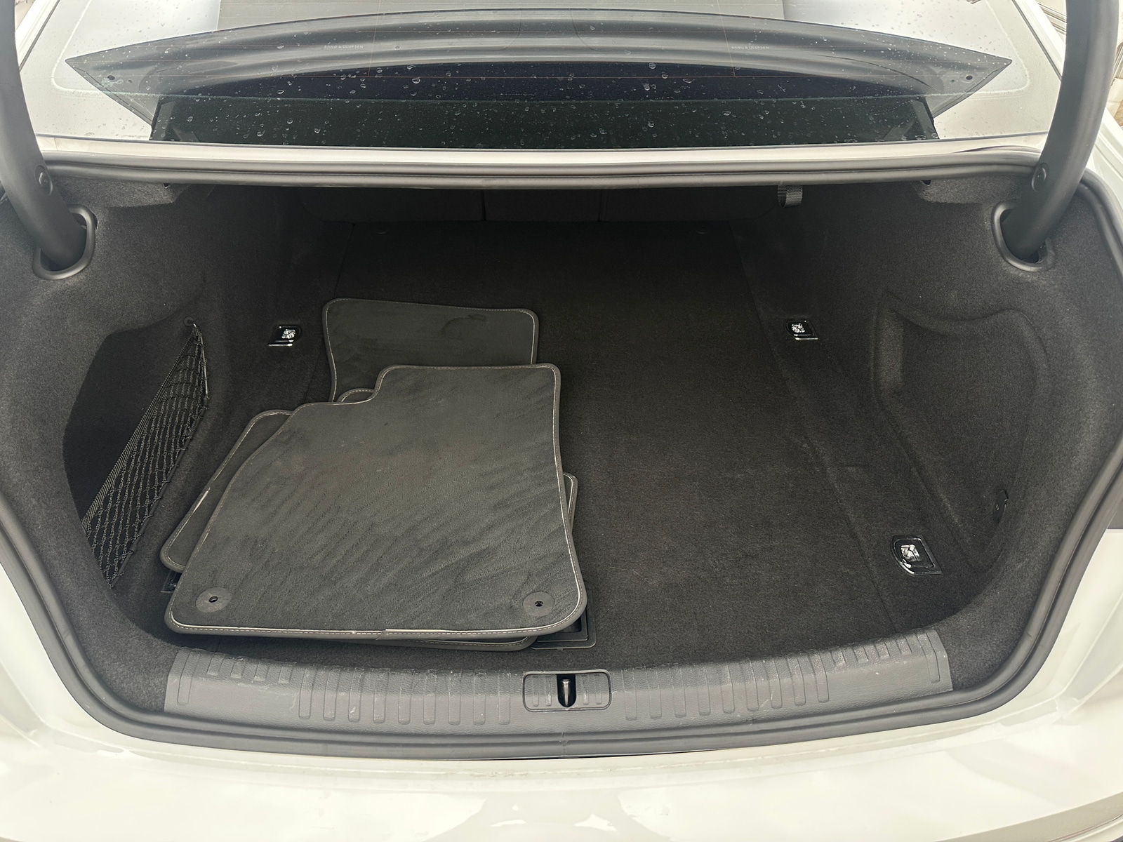 Thumbnail: 2020 Audi S6 - 6