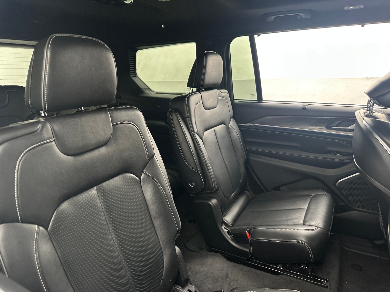Thumbnail: 2022 Jeep Grand Cherokee L - 5