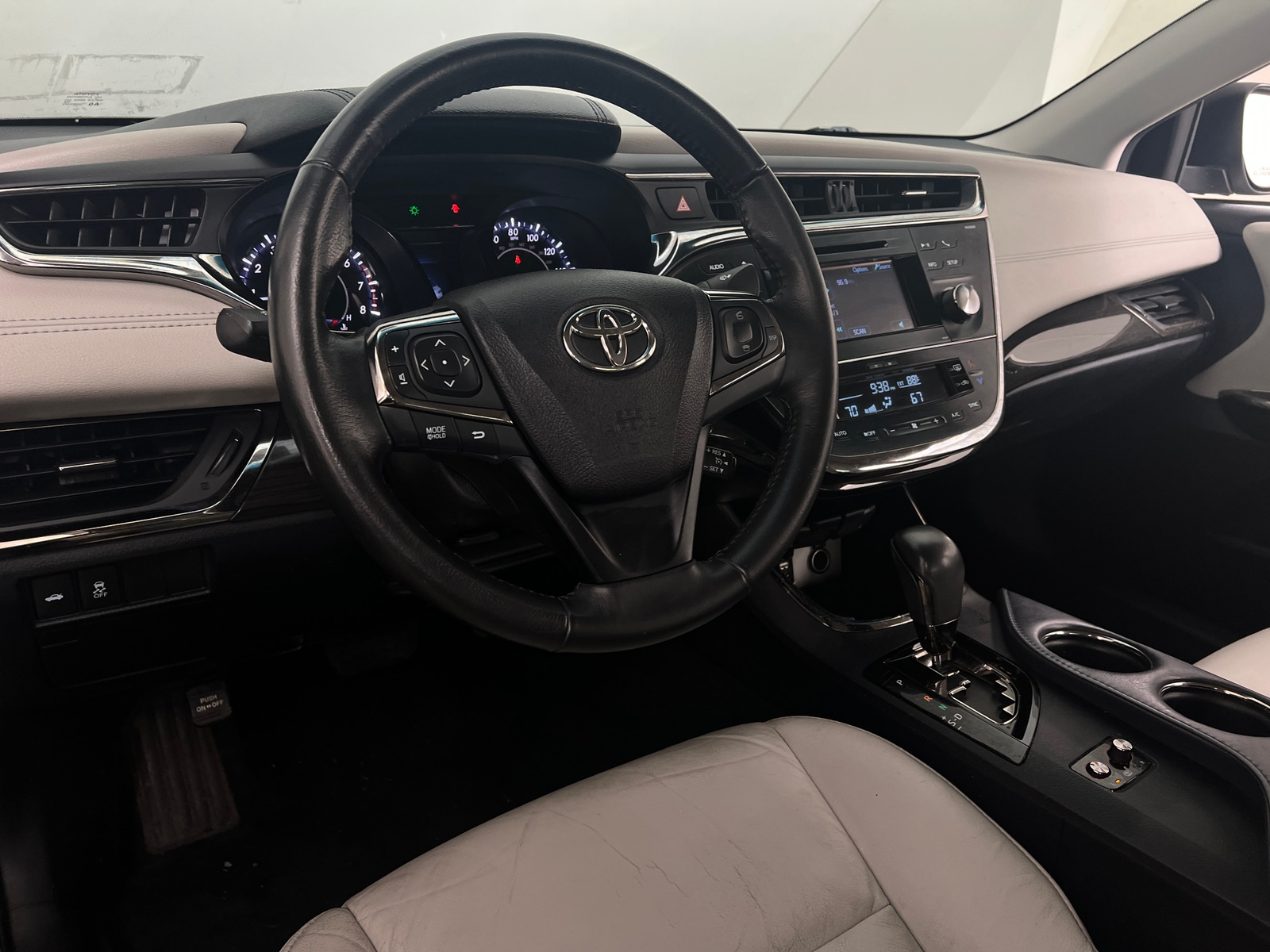 Thumbnail: 2014 Toyota Avalon - 3