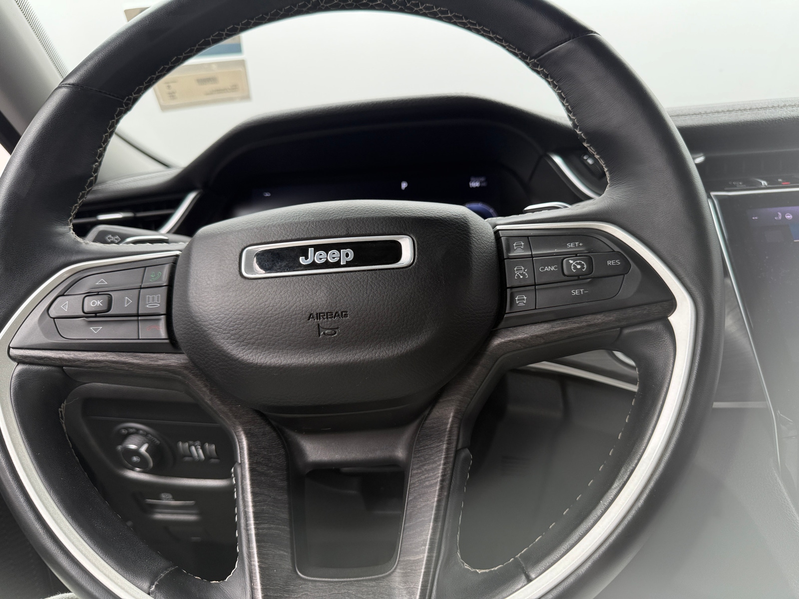 Thumbnail: 2021 Jeep Grand Cherokee L - 4