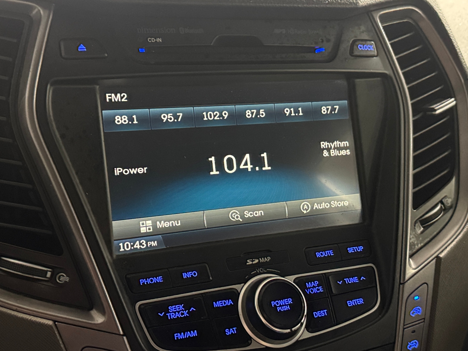 Thumbnail: 2016 Hyundai Santa Fe - 4