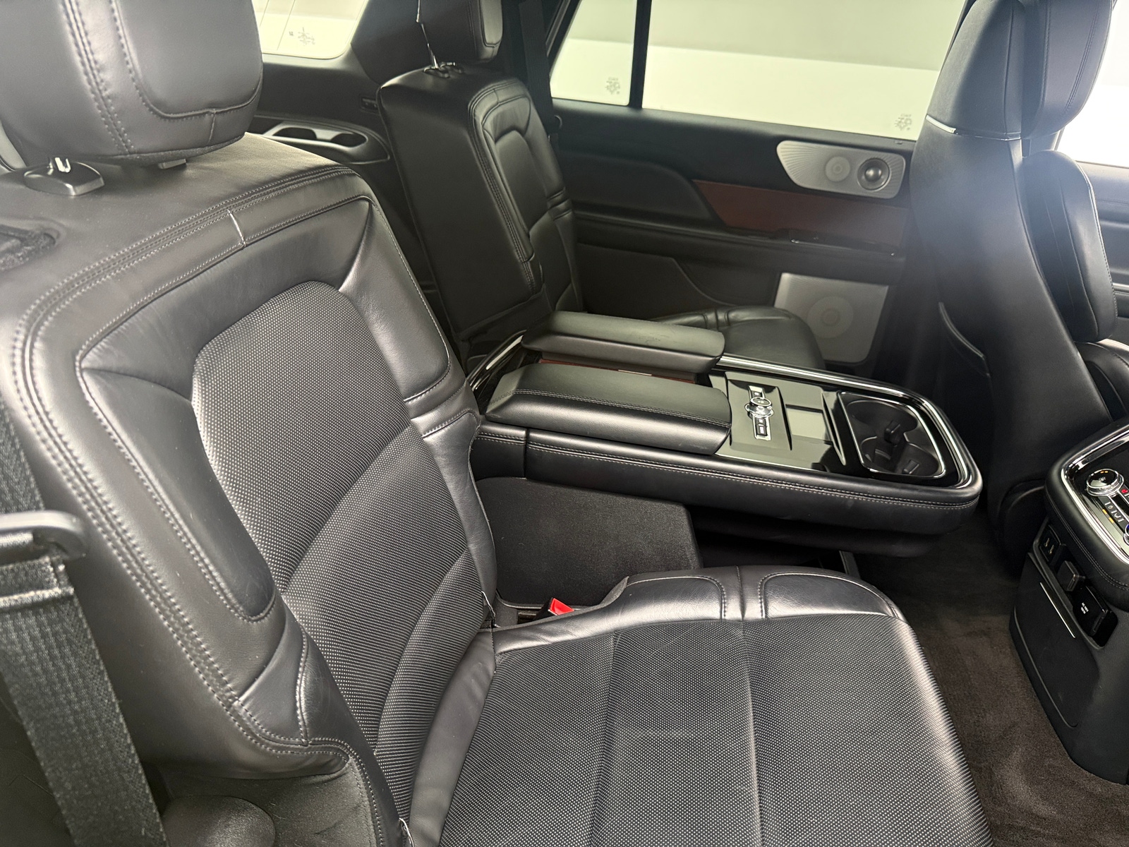 Thumbnail: 2020 Lincoln Navigator - 5