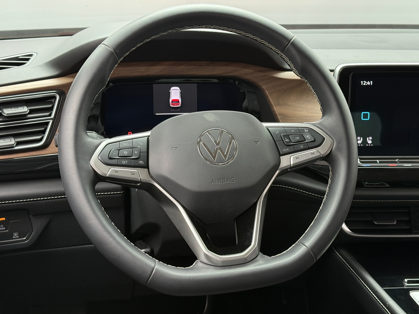 Thumbnail: 2024 Volkswagen Atlas - 4