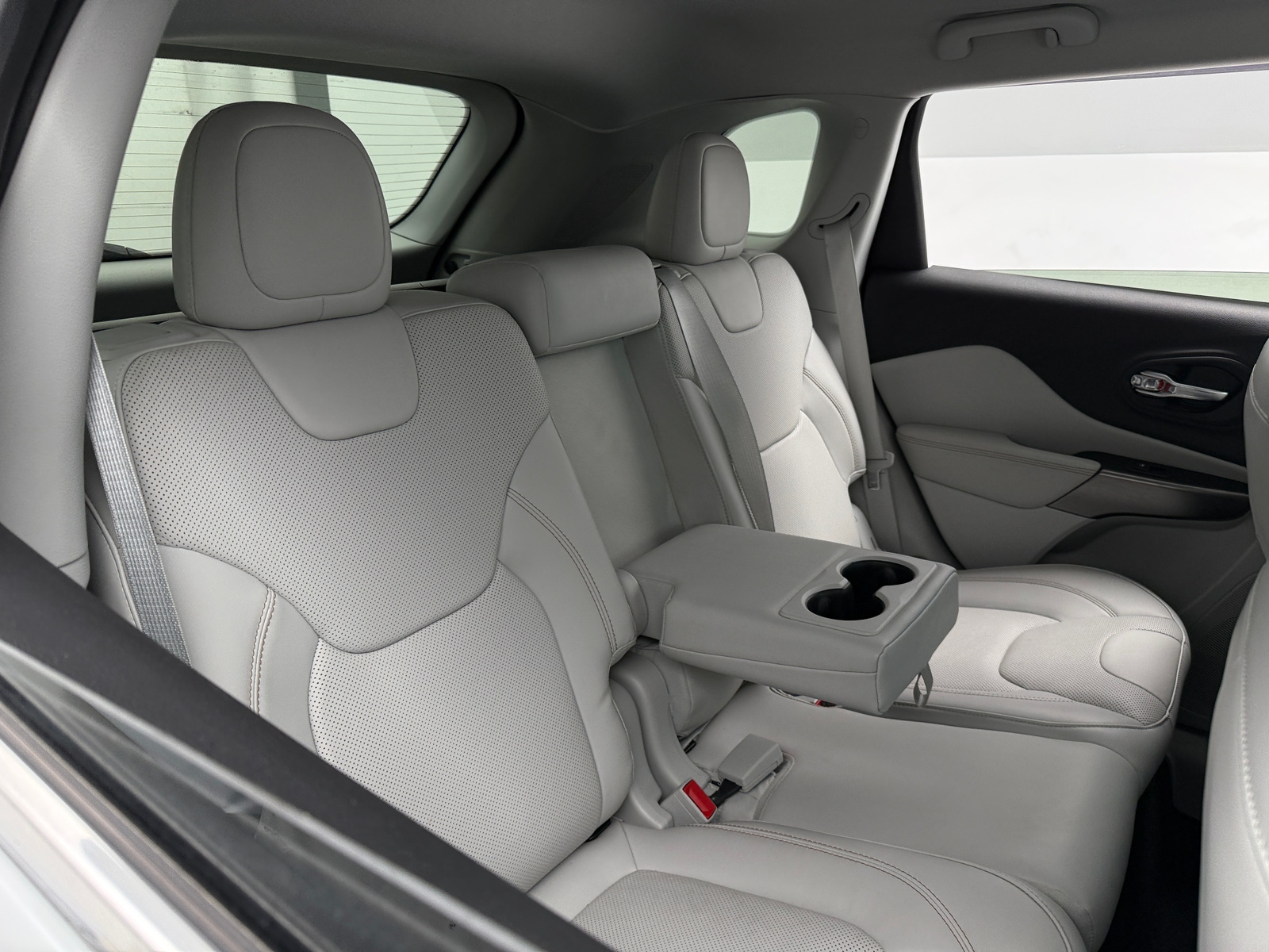 Thumbnail: 2020 Jeep Cherokee - 5