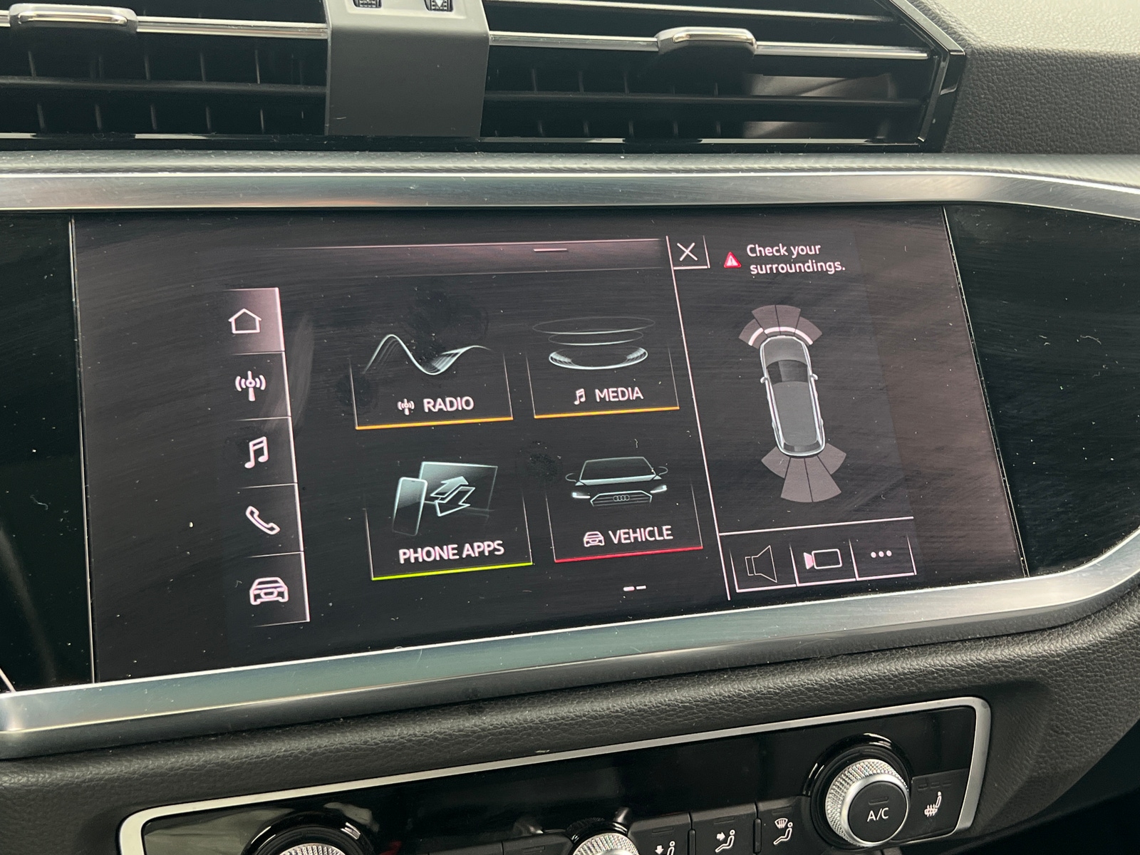 Thumbnail: 2020 Audi Q3 - 3