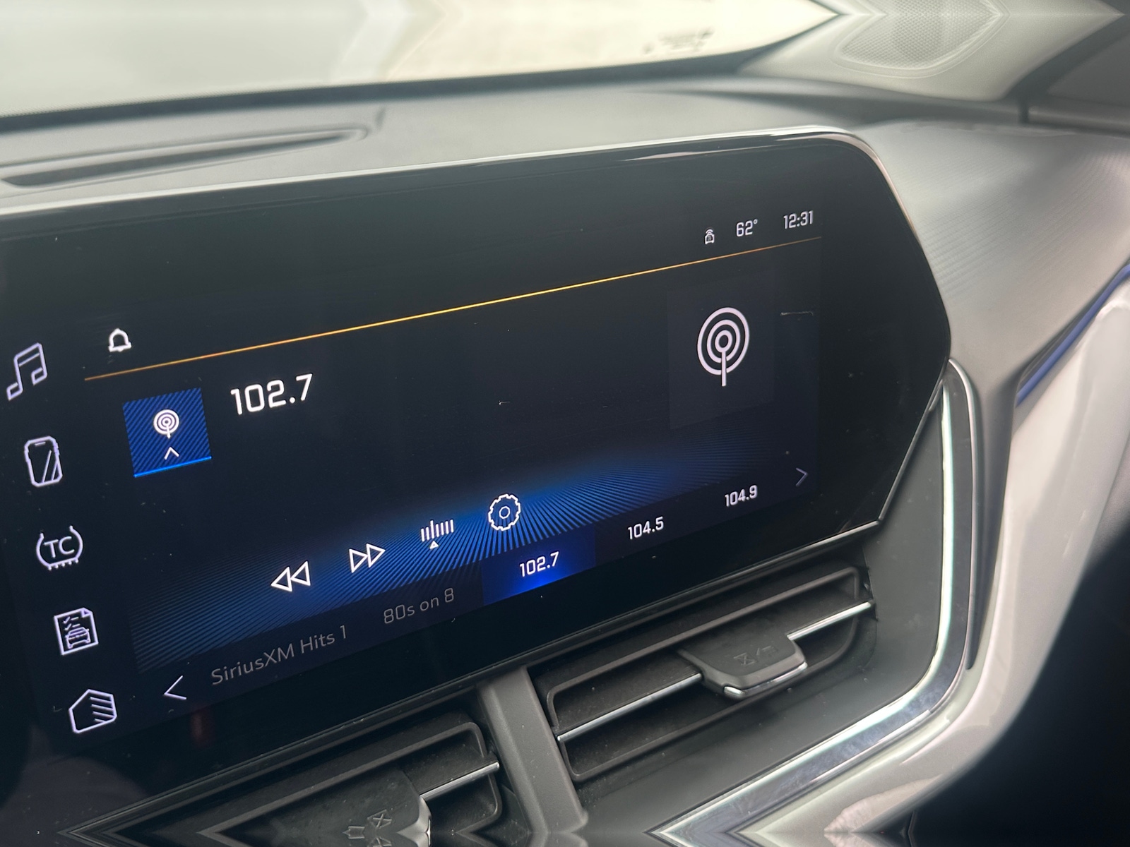 Thumbnail: 2025 Chevrolet Trax - 4