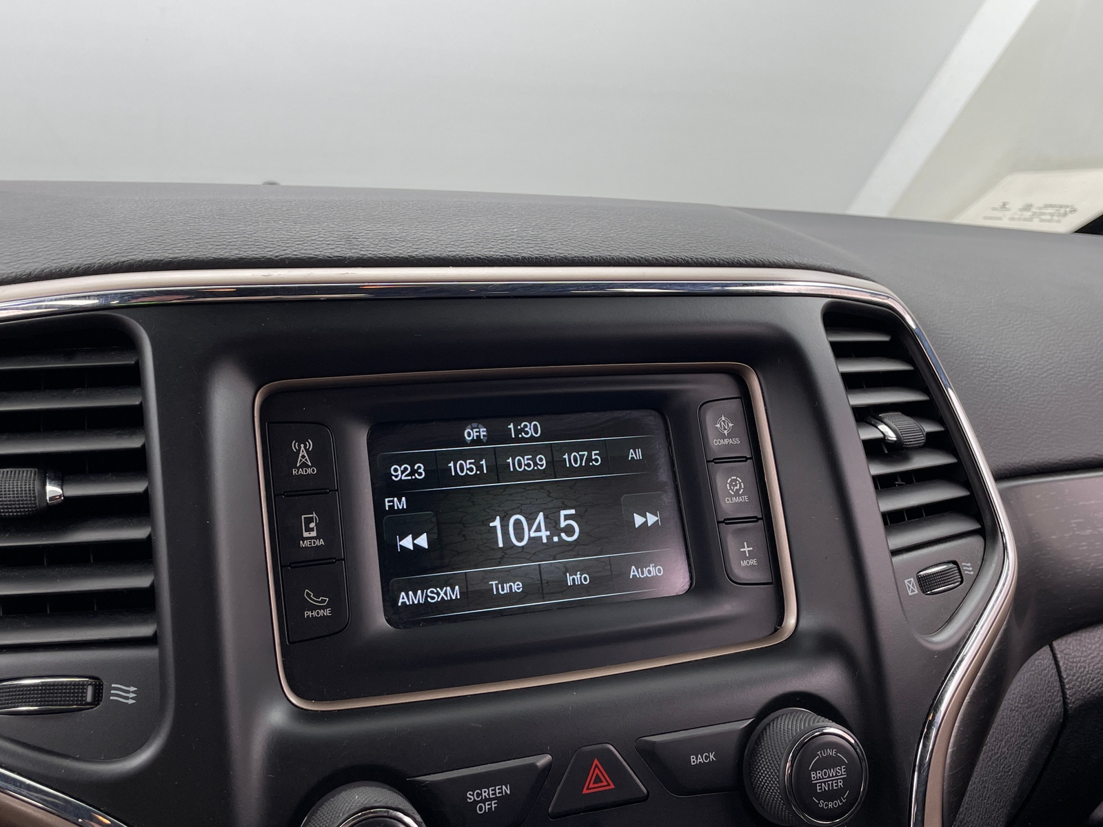 Thumbnail: 2017 Jeep Grand Cherokee - 4