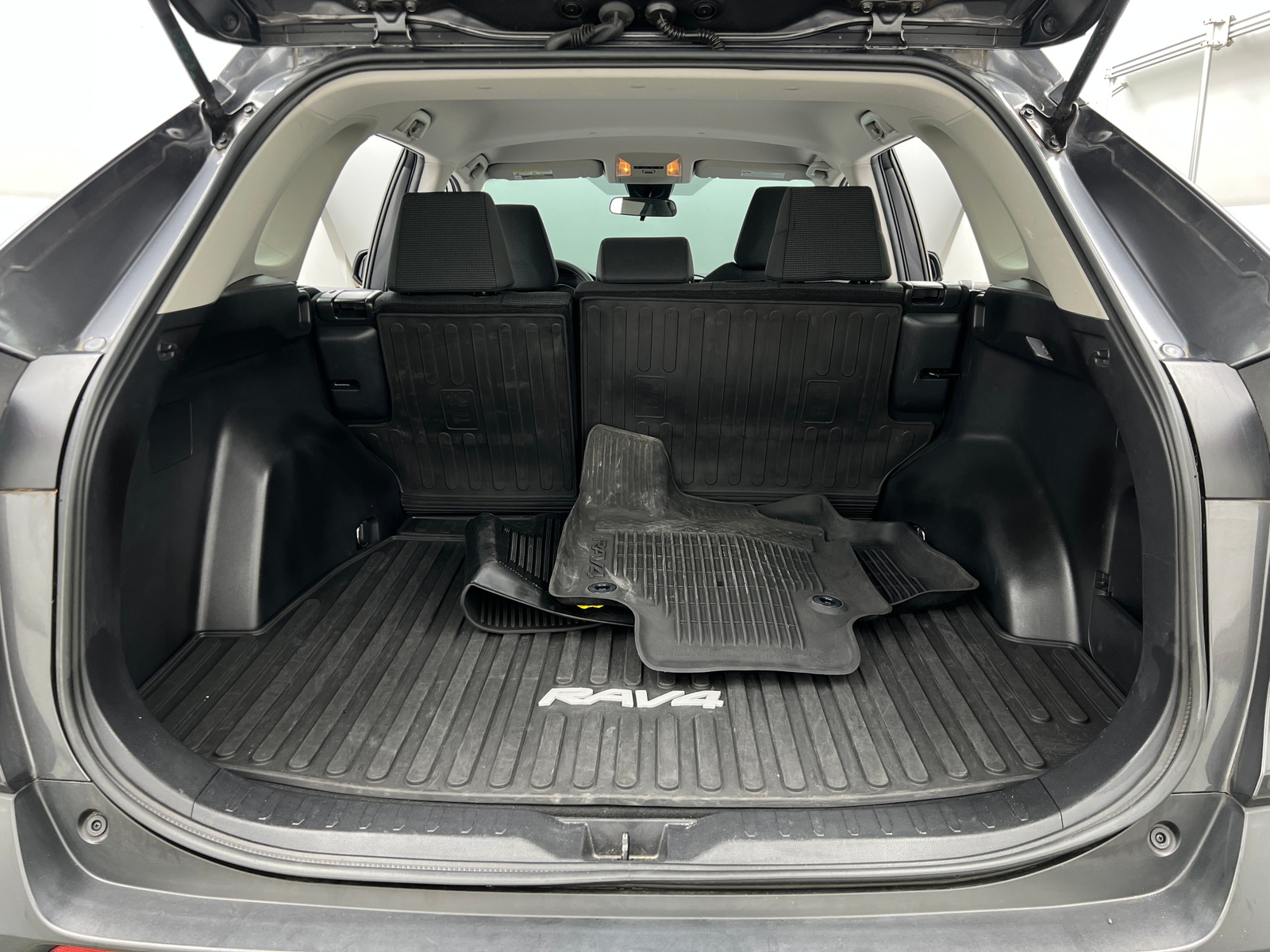 Thumbnail: 2021 Toyota RAV4 - 7