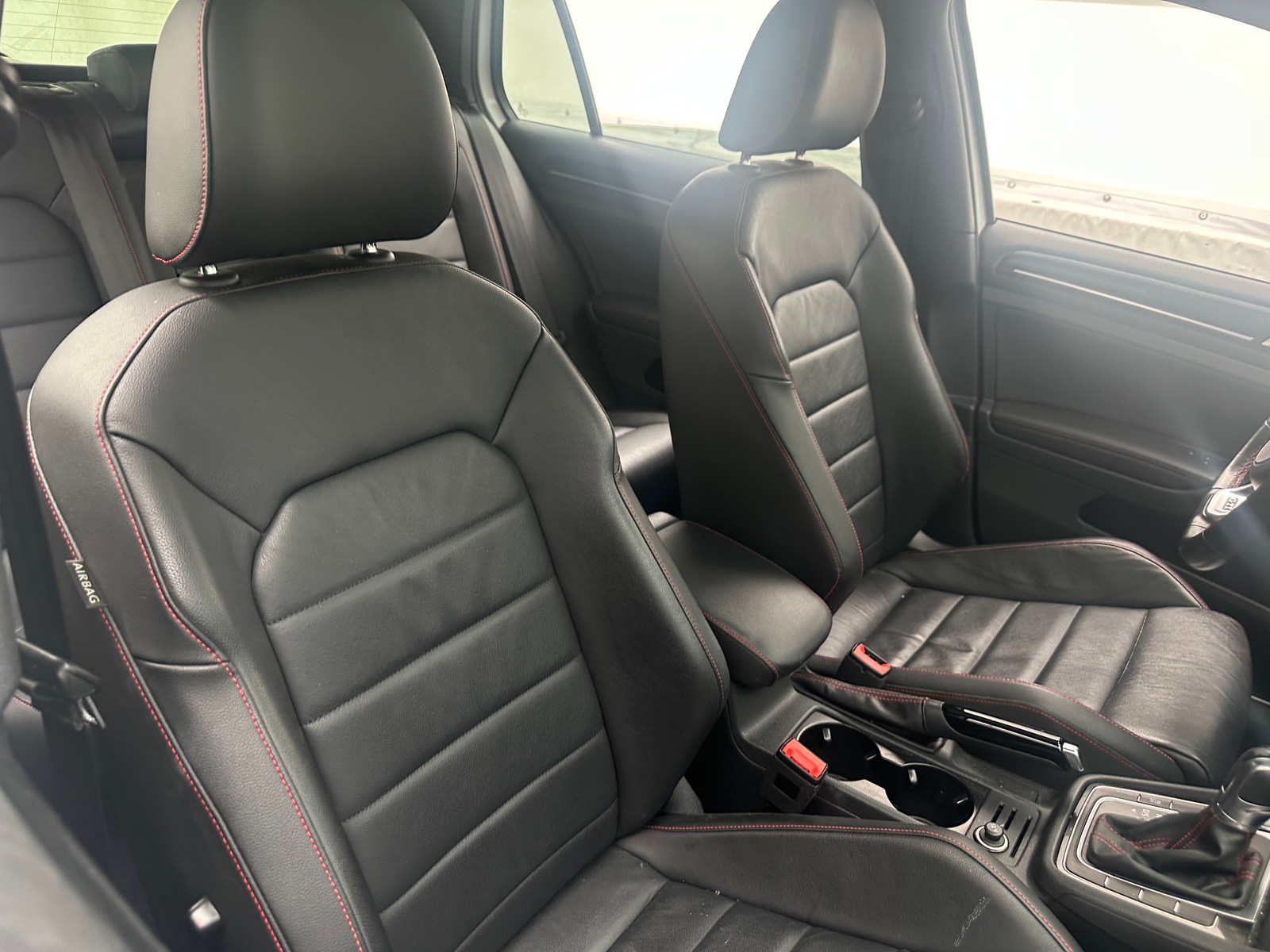 Thumbnail: 2017 Volkswagen Golf - 2