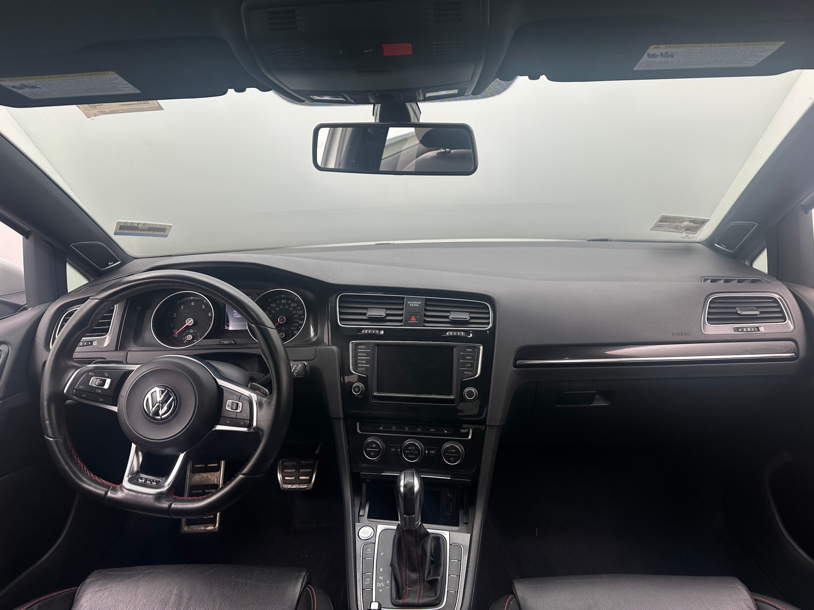 Thumbnail: 2017 Volkswagen Golf - 3