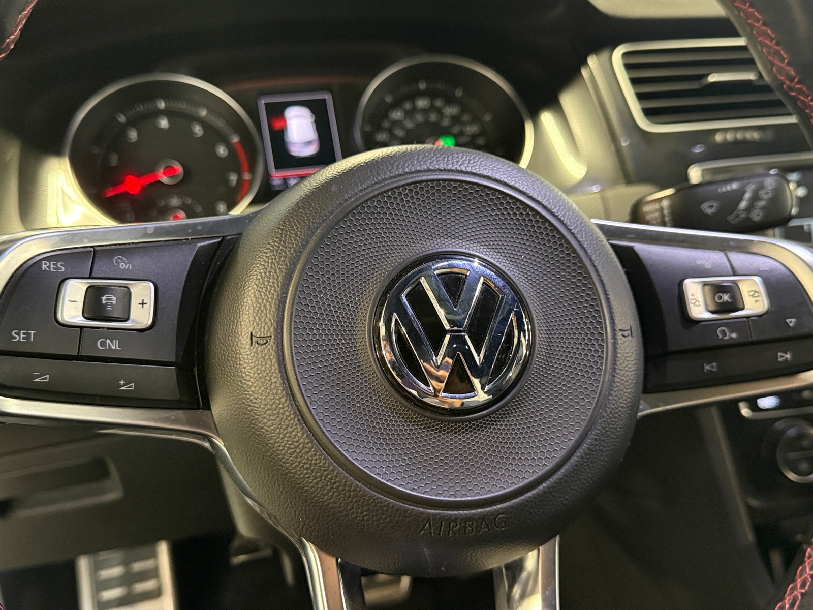 Thumbnail: 2017 Volkswagen Golf - 5