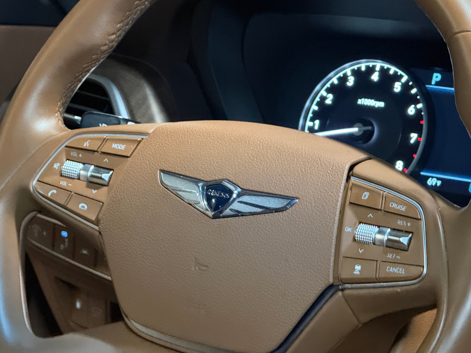 Thumbnail: 2021 Genesis G90 - 4