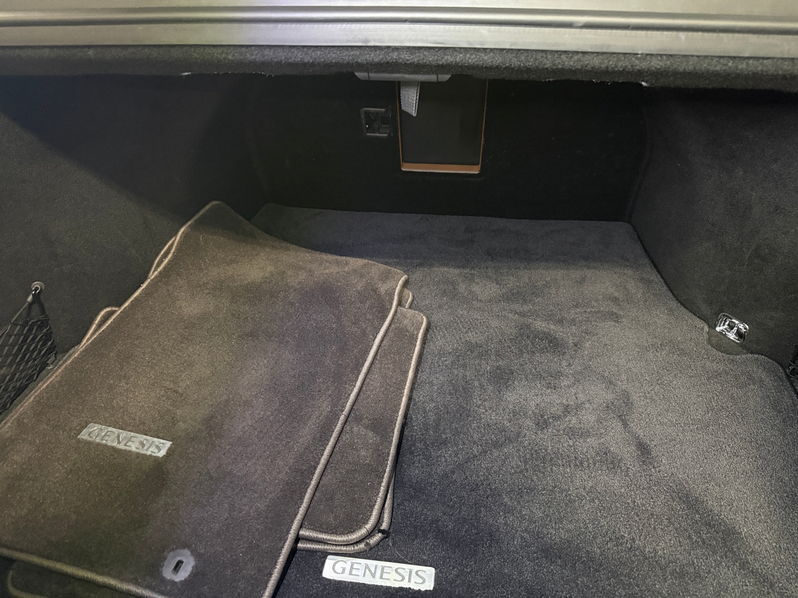 Thumbnail: 2021 Genesis G90 - 6