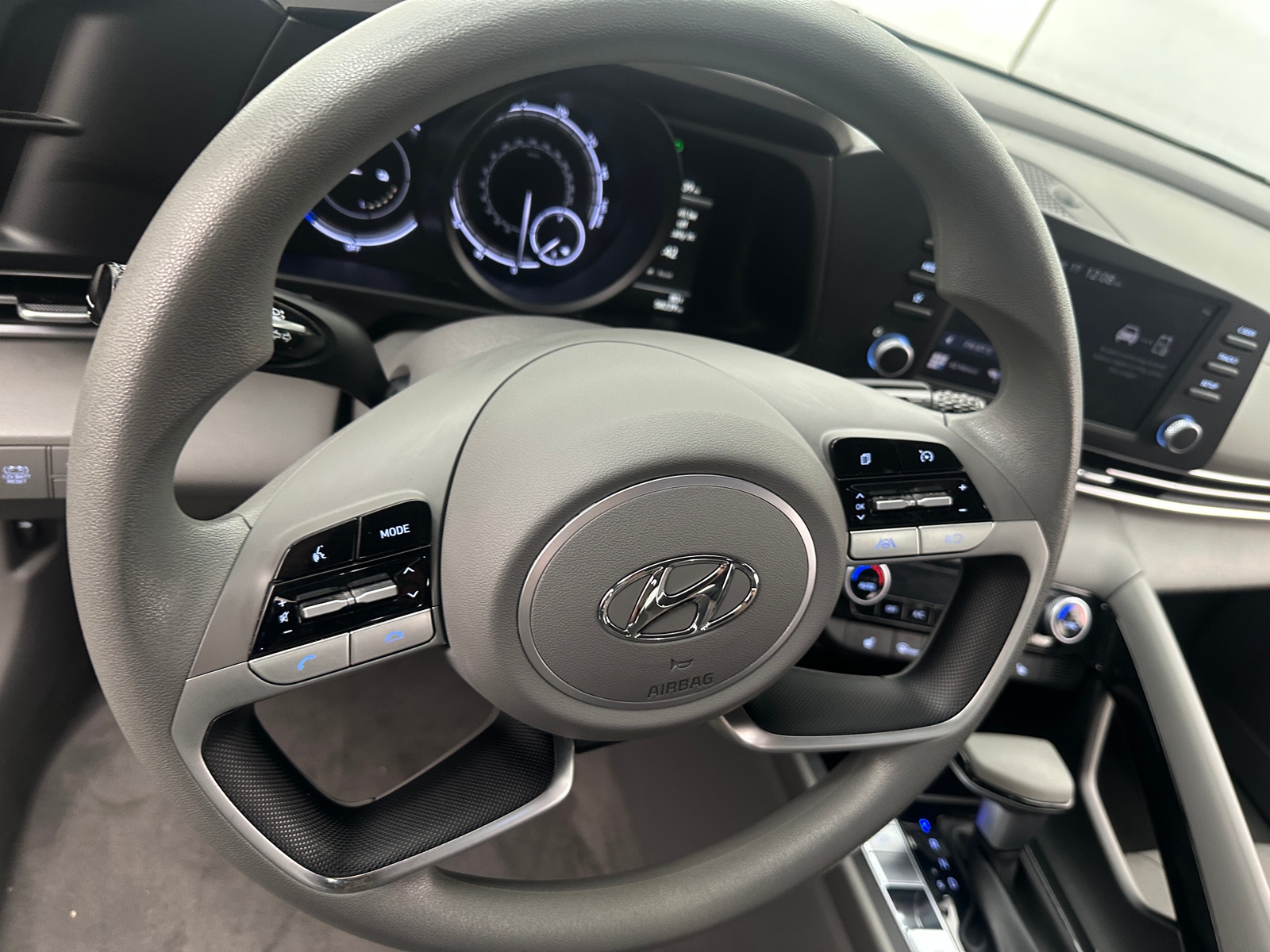 Thumbnail: 2023 Hyundai Elantra - 5