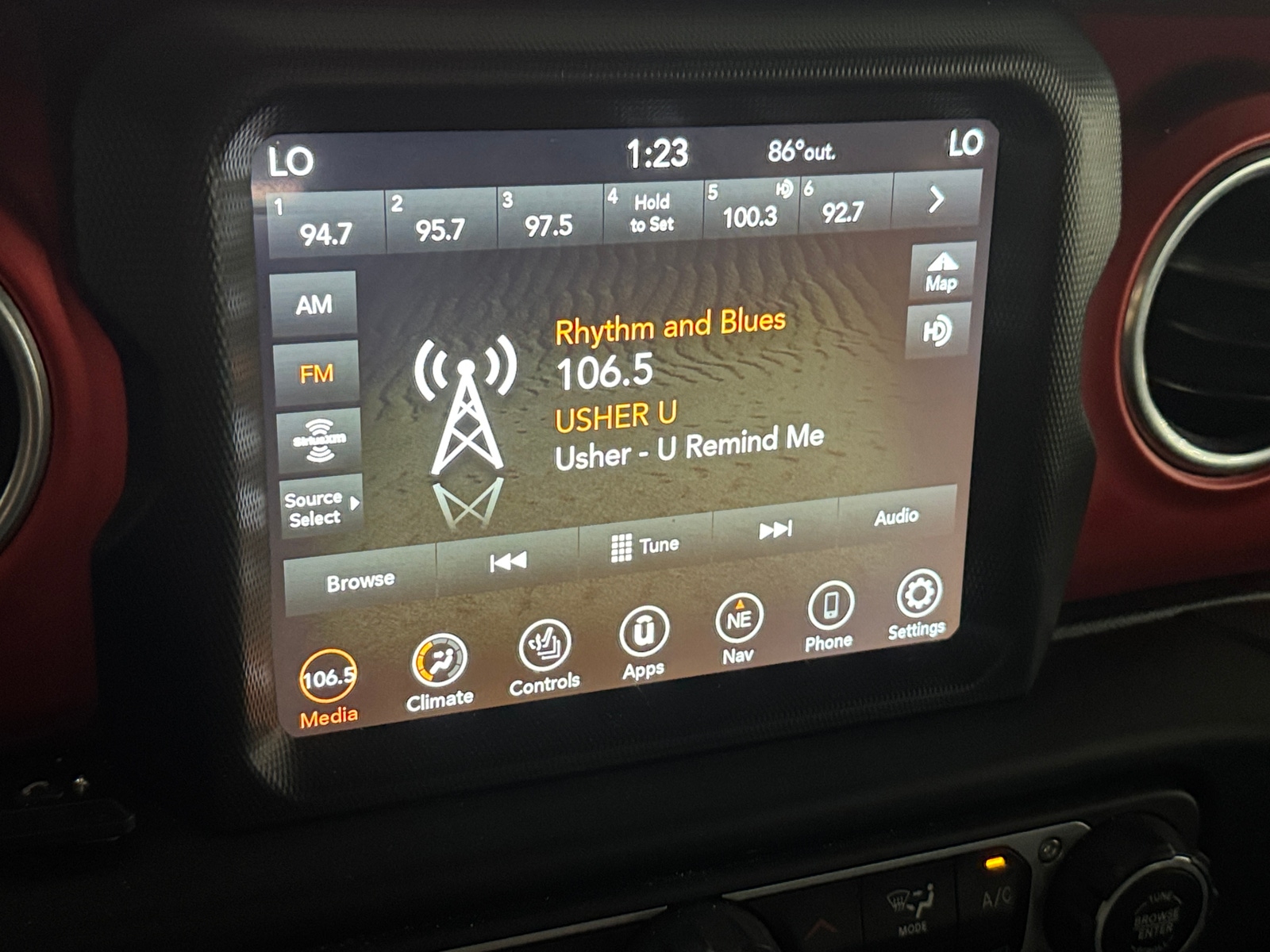 Thumbnail: 2021 Jeep Gladiator - 4