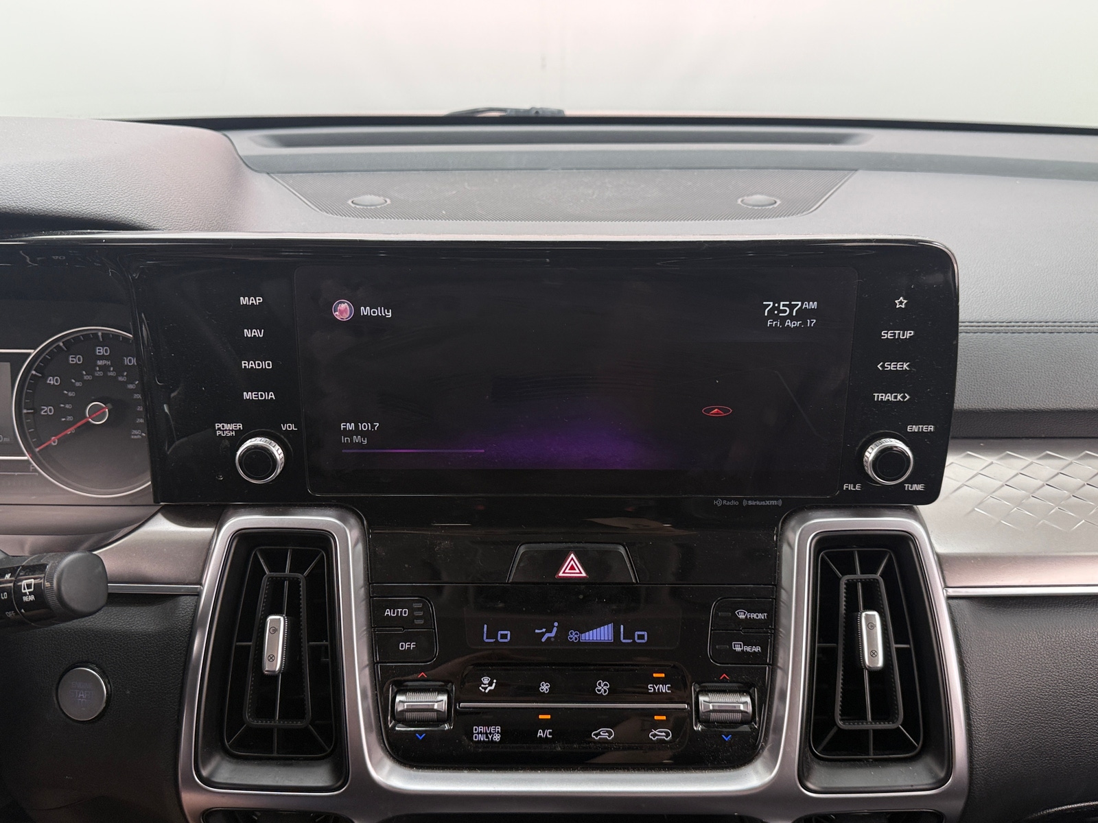 Thumbnail: 2022 Kia Sorento - 3