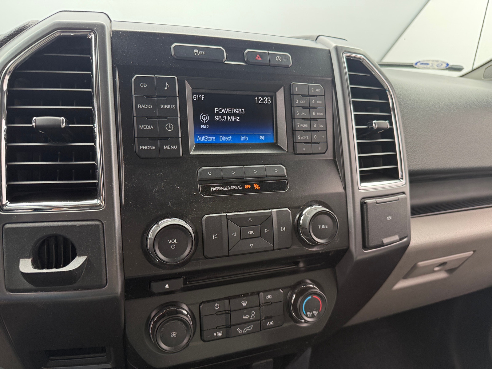 Thumbnail: 2015 Ford Econoline - 4