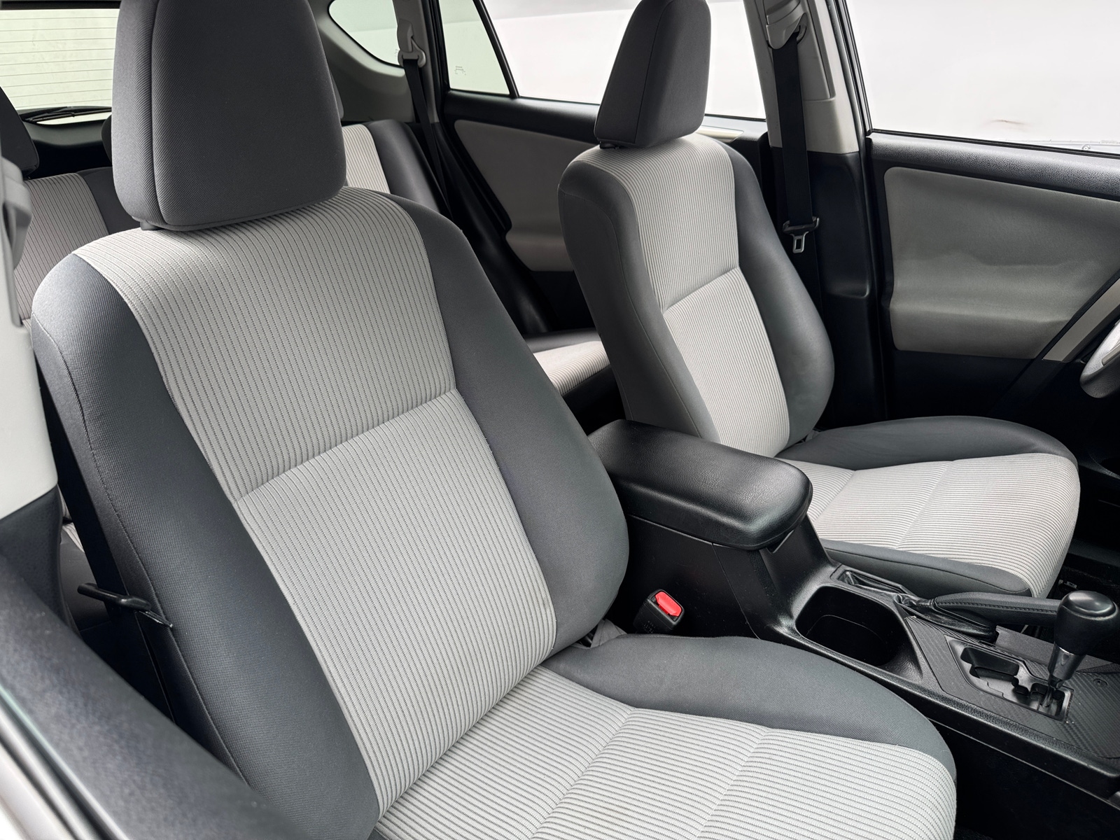 Thumbnail: 2015 Toyota RAV4 - 2