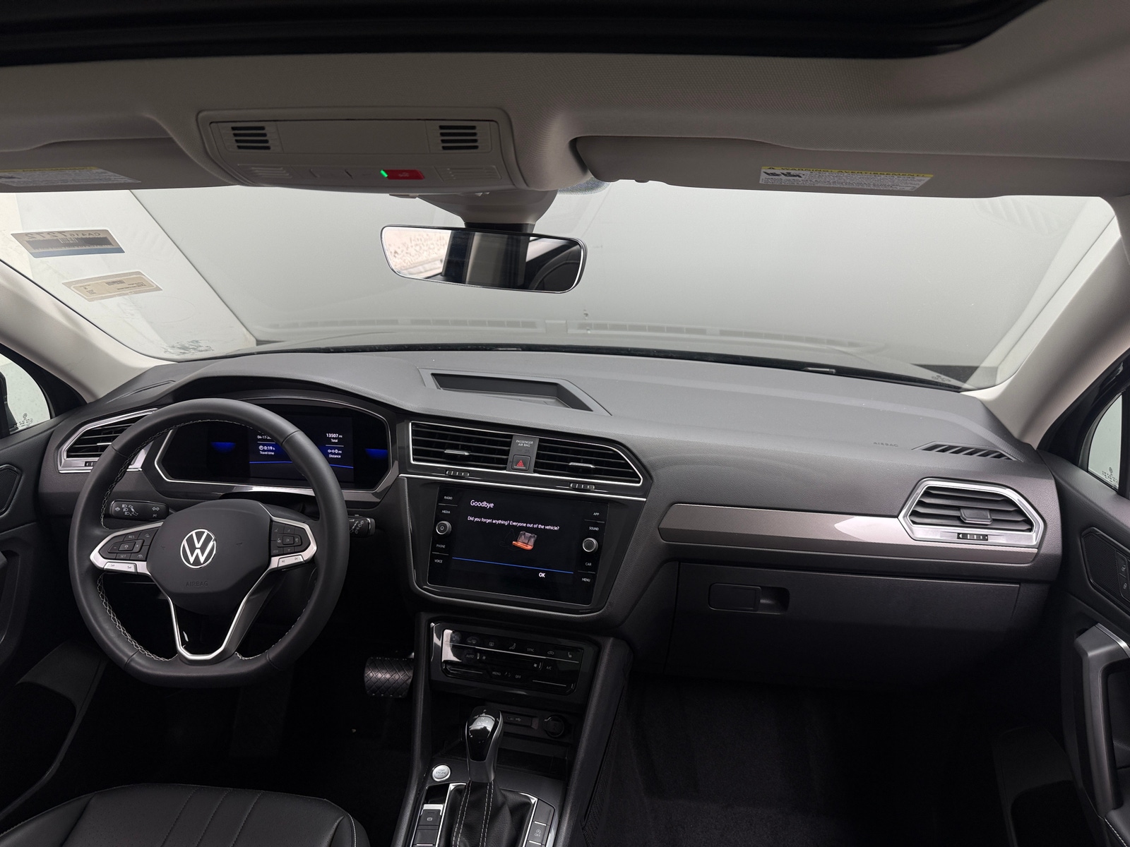 Thumbnail: 2023 Volkswagen Tiguan - 2
