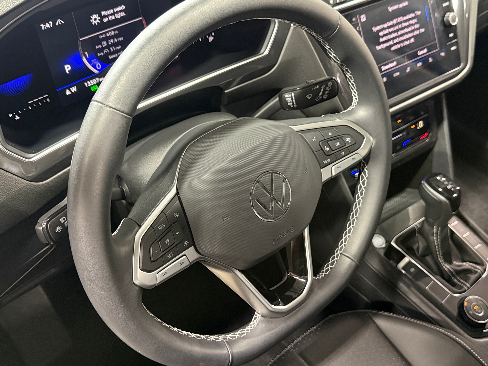 Thumbnail: 2023 Volkswagen Tiguan - 4