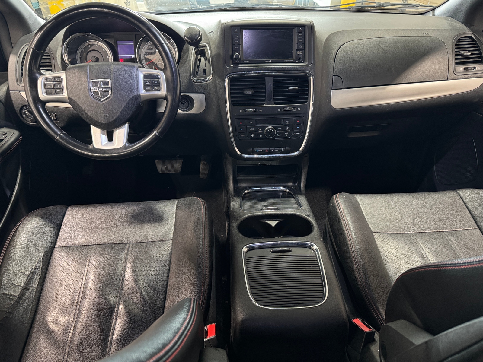 Thumbnail: 2019 Dodge Grand Caravan - 2
