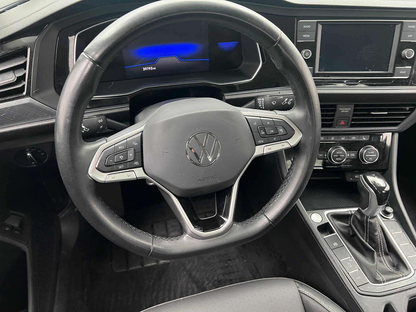 Thumbnail: 2023 Volkswagen Jetta - 4