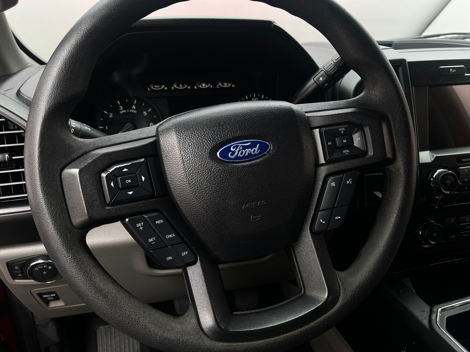 Thumbnail: 2018 Ford Econoline - 5