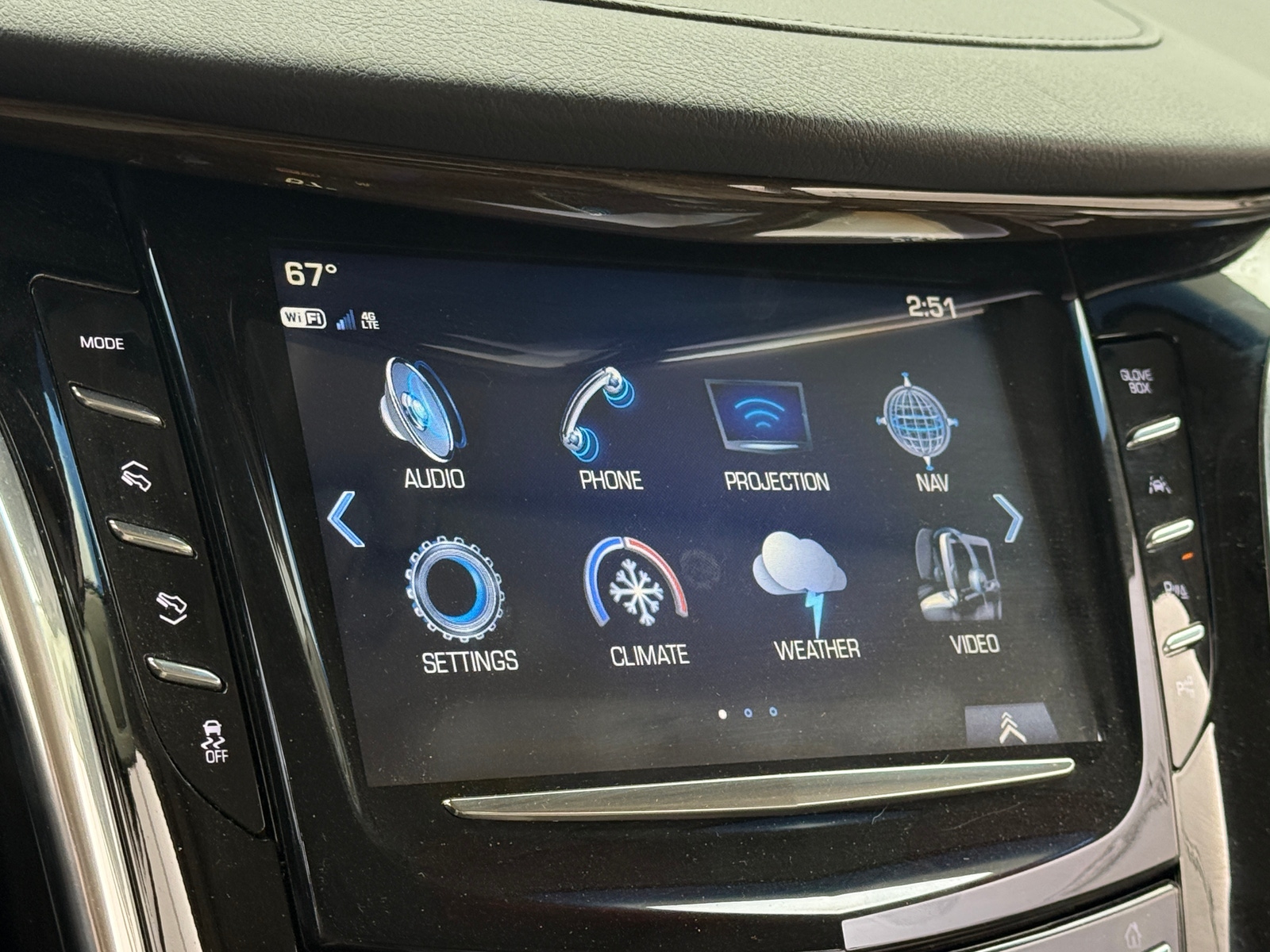 Thumbnail: 2018 Cadillac Escalade - 3