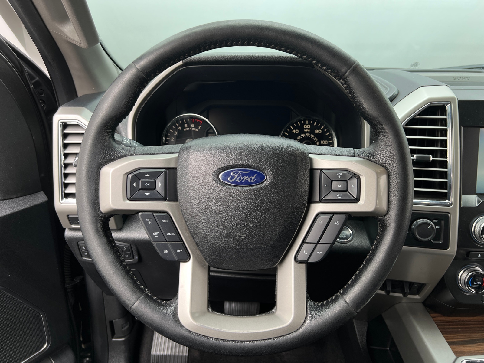 Thumbnail: 2015 Ford Econoline - 4