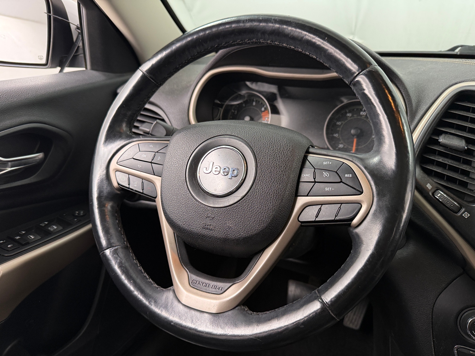 Thumbnail: 2018 Jeep Cherokee - 4