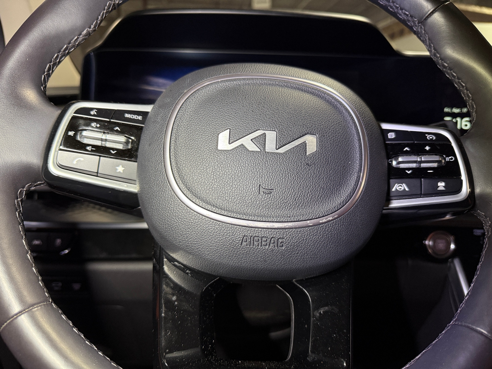 Thumbnail: 2024 Kia Carnival - 4