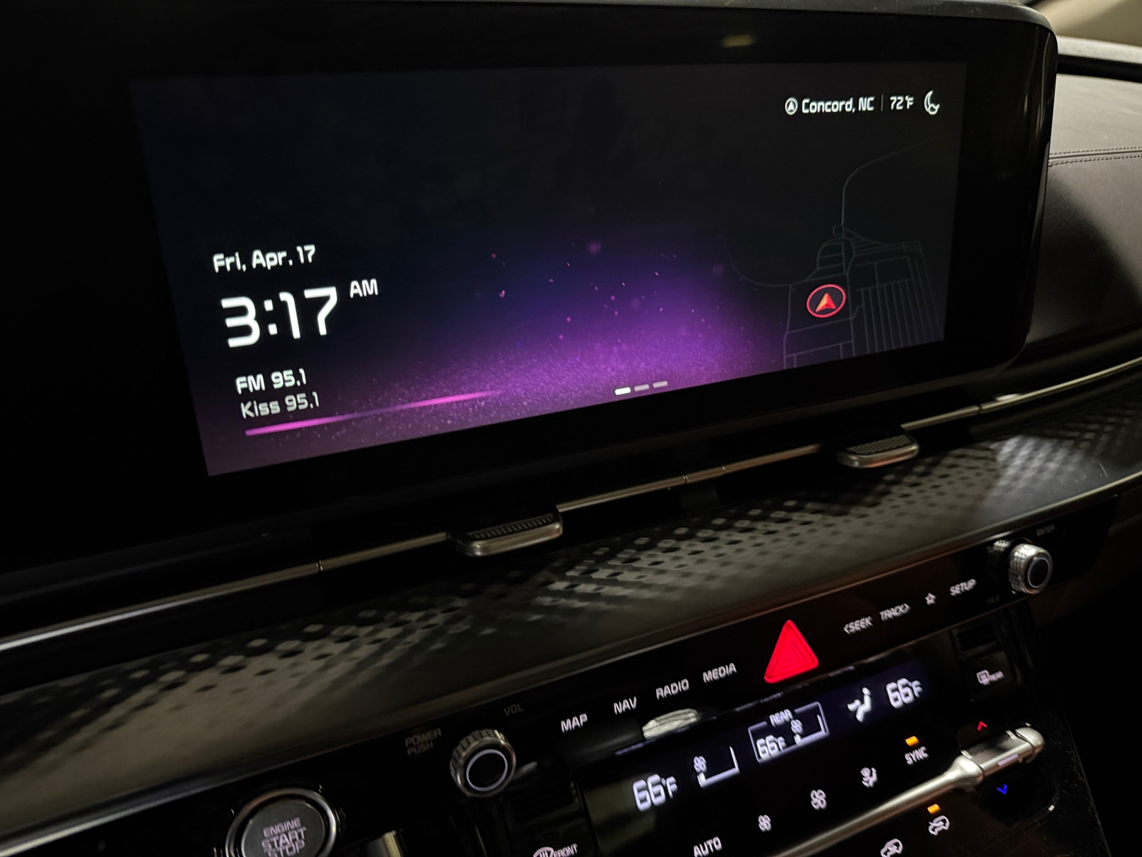 Thumbnail: 2024 Kia Carnival - 3