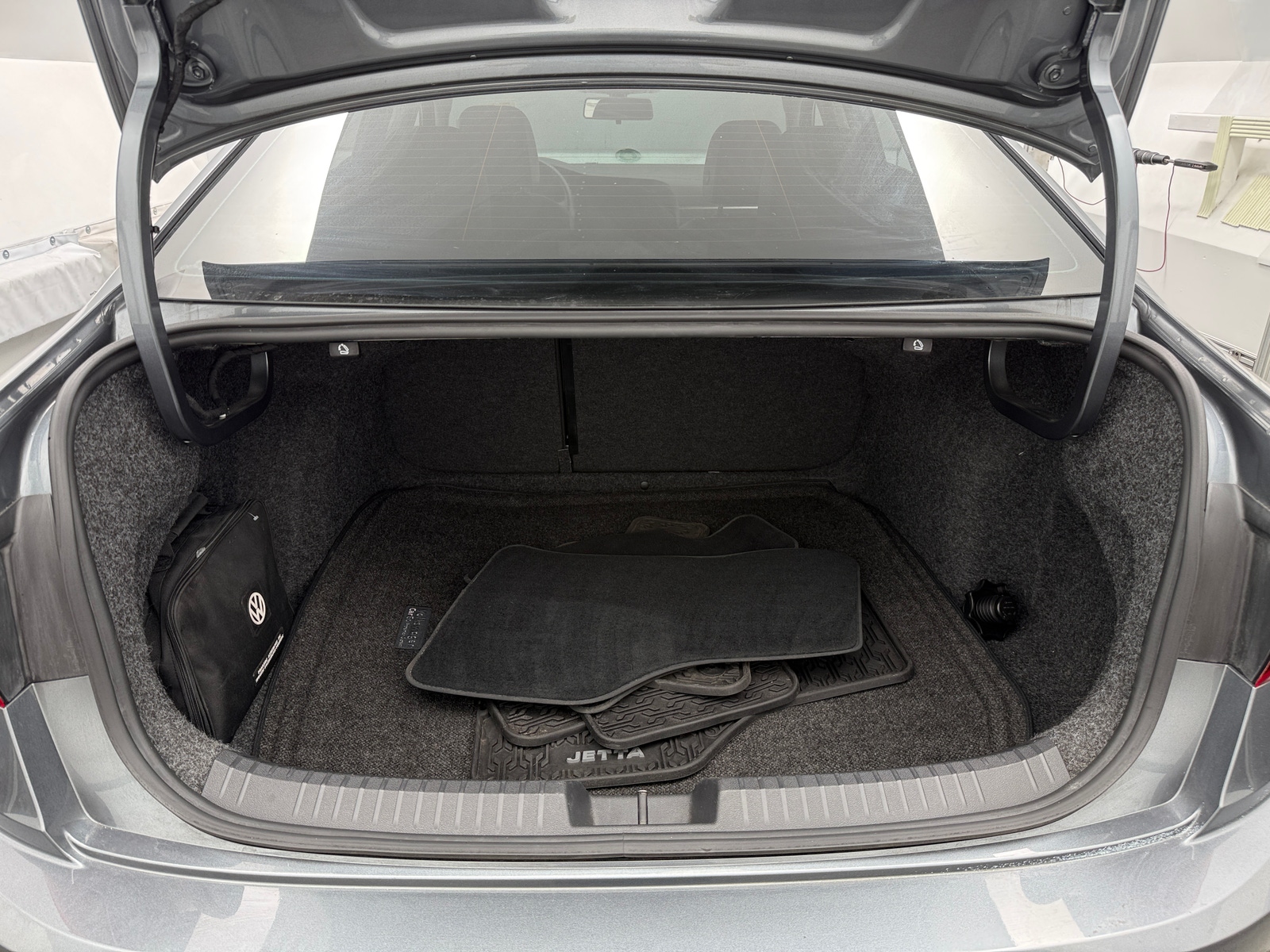 Thumbnail: 2019 Volkswagen Jetta - 6