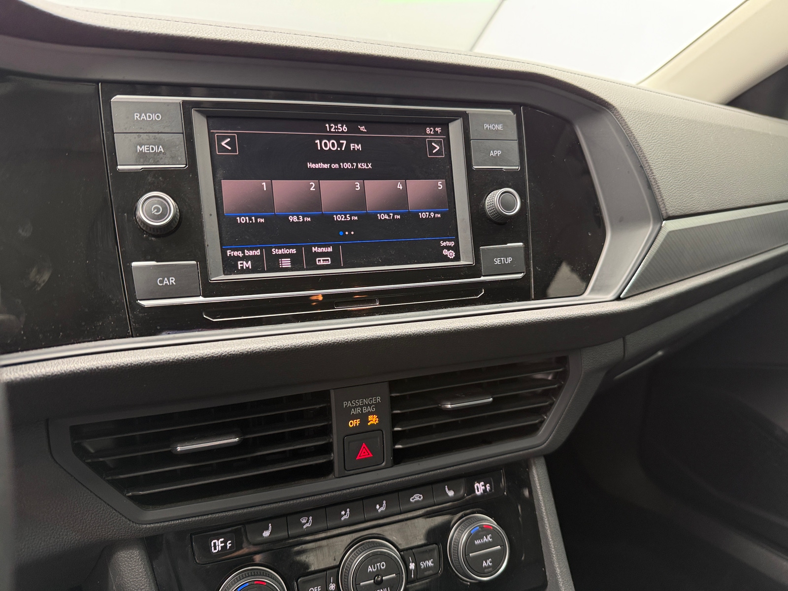 Thumbnail: 2019 Volkswagen Jetta - 3