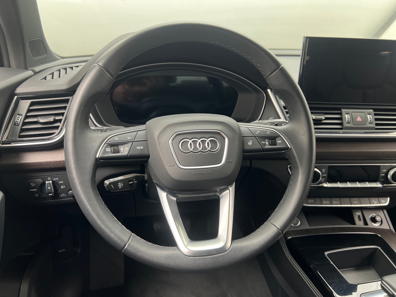 Thumbnail: 2025 Audi Q5 - 4