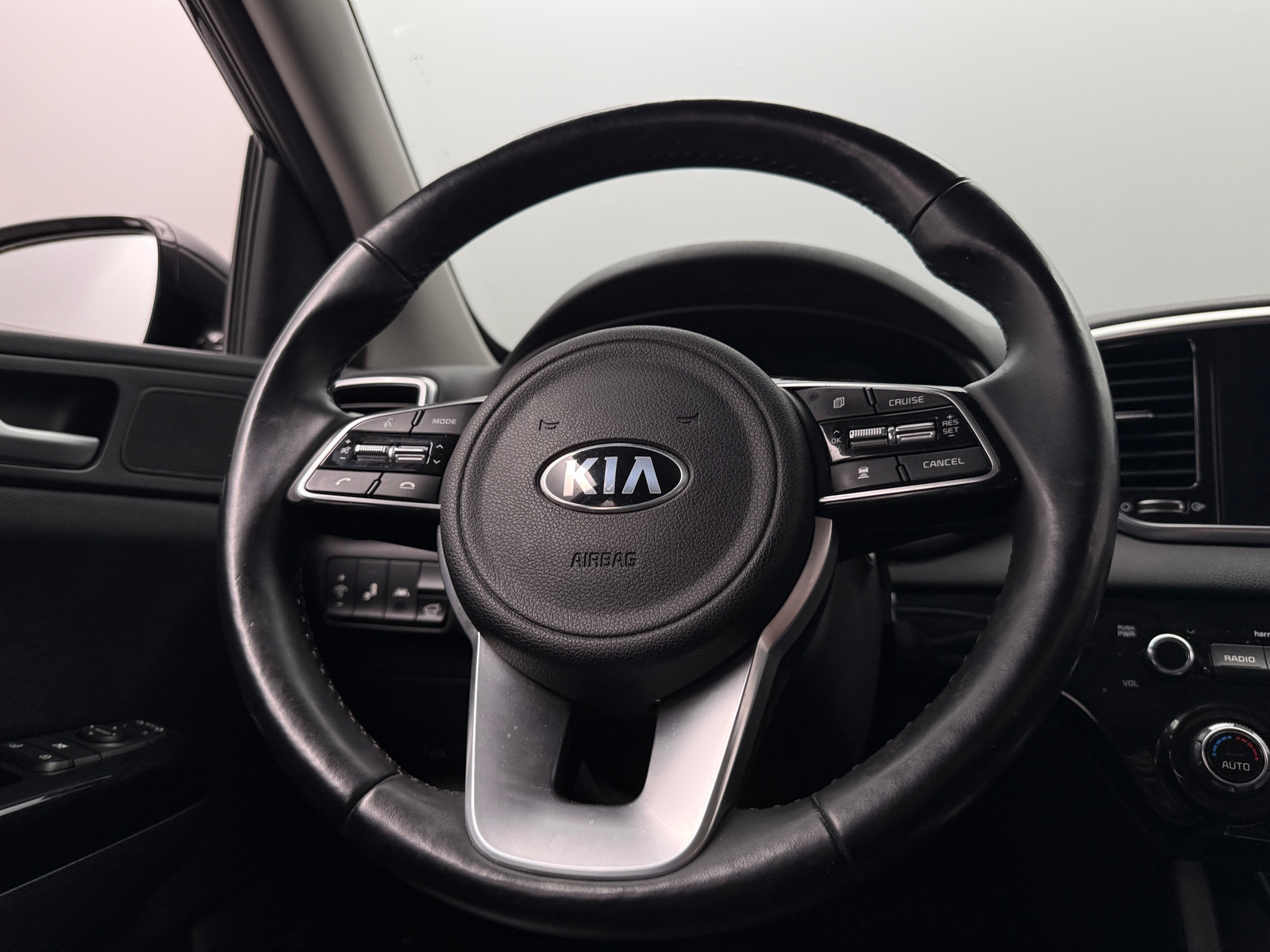 Thumbnail: 2022 Kia Sportage - 4