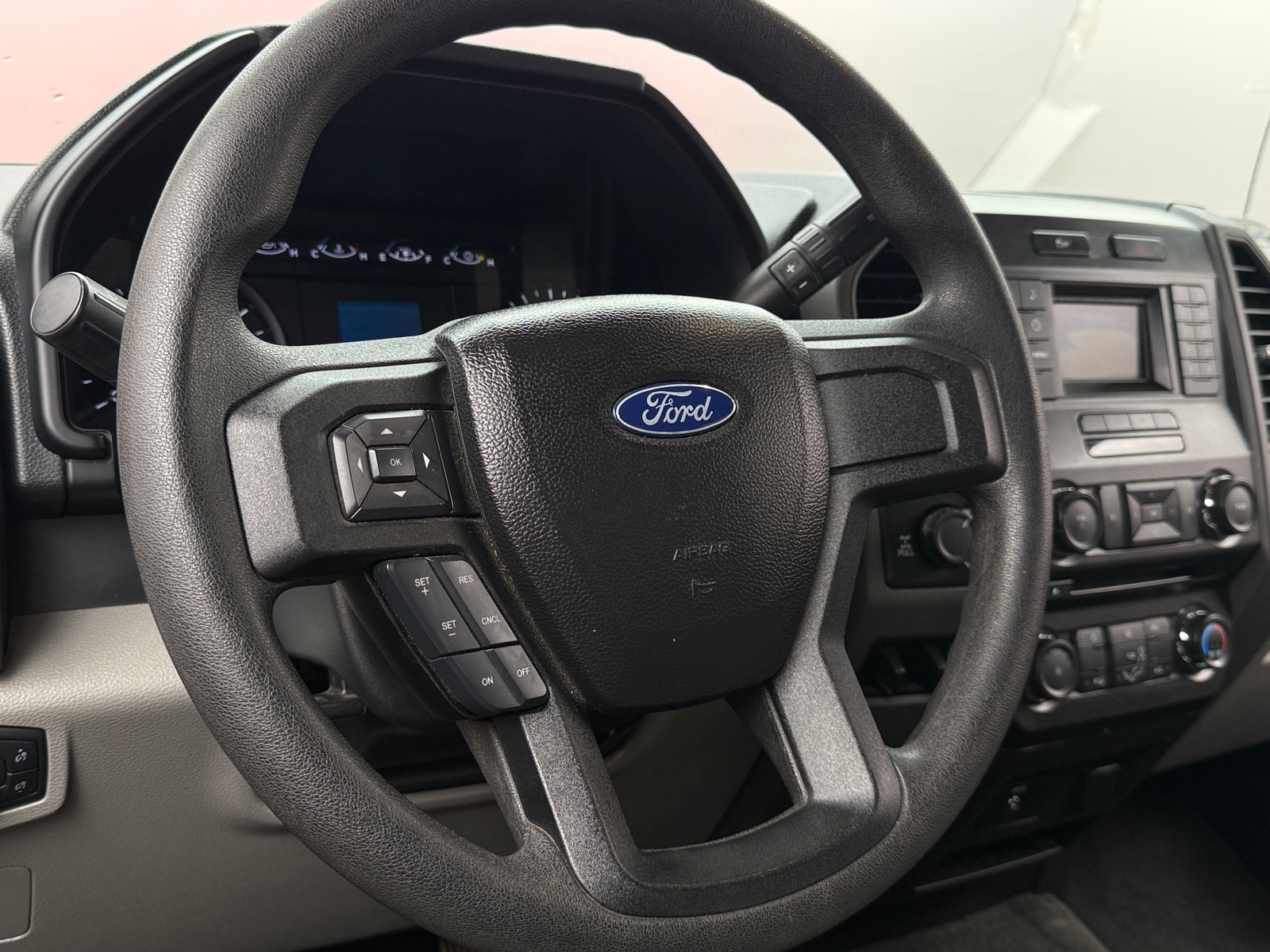 Thumbnail: 2017 Ford Econoline - 4