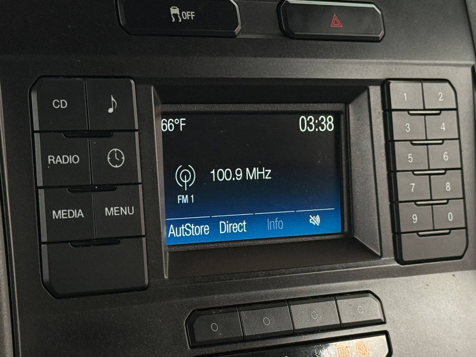 Thumbnail: 2017 Ford Econoline - 3