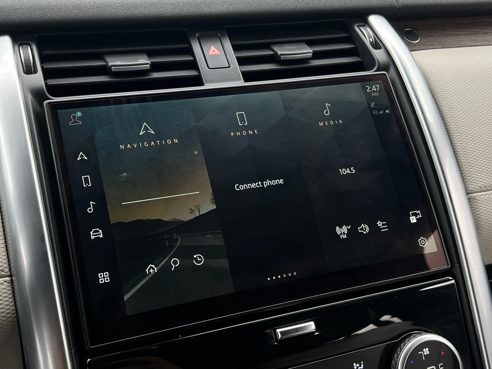 Thumbnail: 2021 Land Rover Discovery - 3