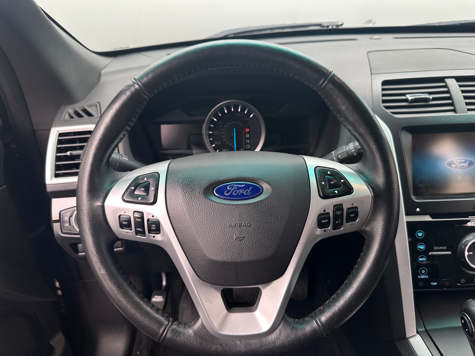 Thumbnail: 2015 Ford Explorer - 4