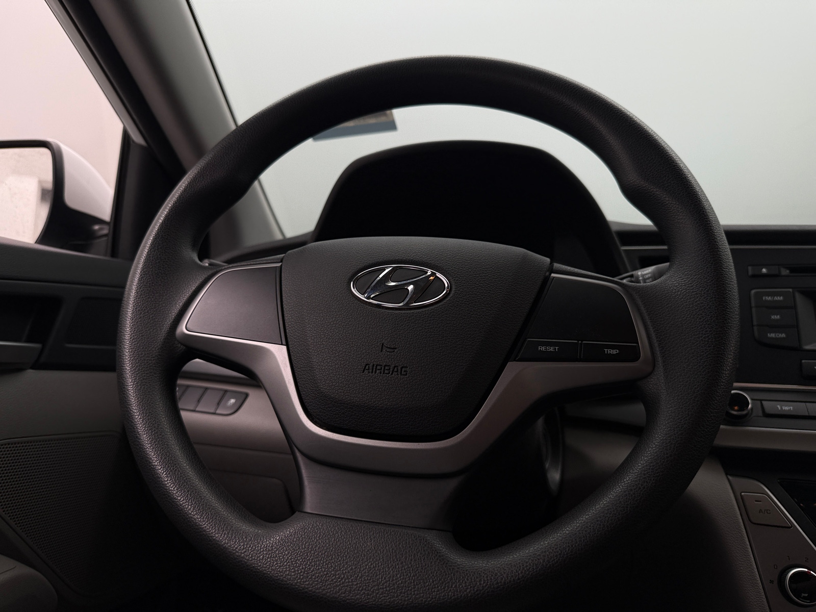 Thumbnail: 2017 Hyundai Elantra - 5